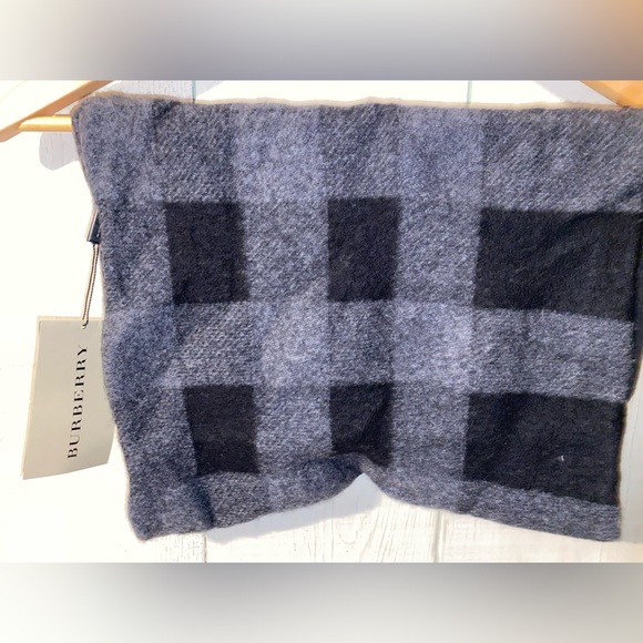 Infinity Wool Scarf - Picture 4 of 6